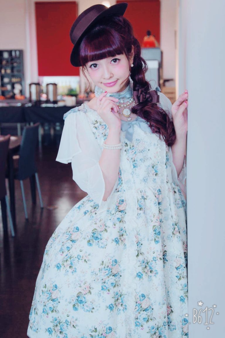 栗原菜緒（ナオランジェリー）の経歴と通販や値段は？効果や ...